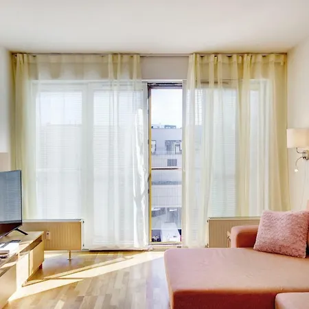 Solar - Liberty Square Apartment *